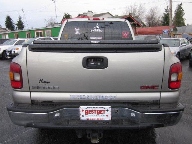 2000 GMC Sierra AWD 4dr 15