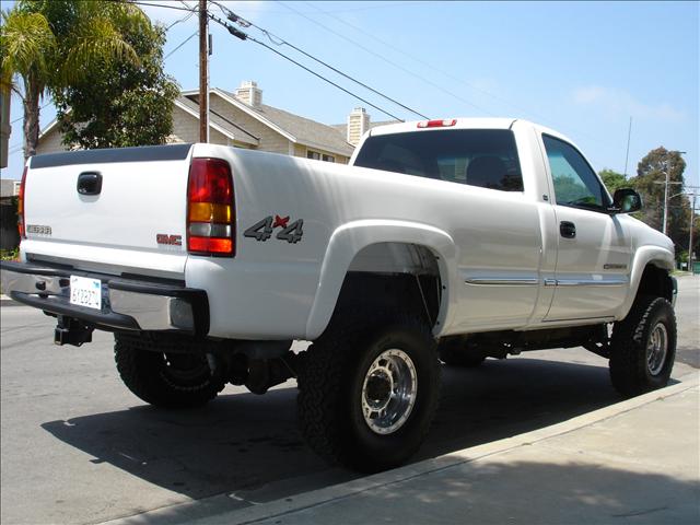 2002 GMC Sierra 4 DOOR Clean Truck