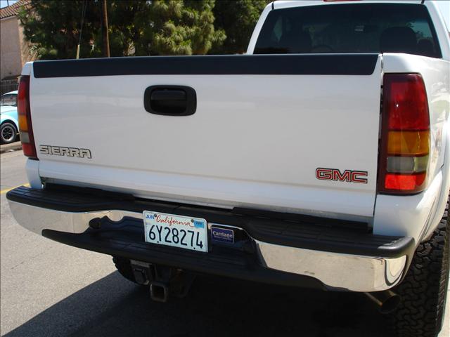 2002 GMC Sierra 4 DOOR Clean Truck