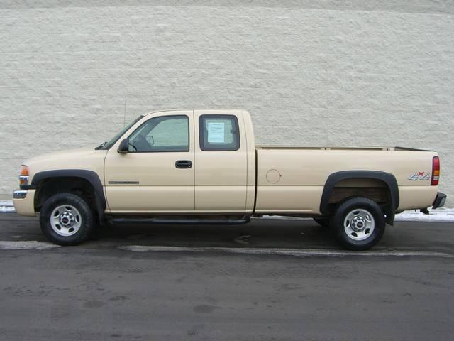 2003 GMC Sierra V8 R-design