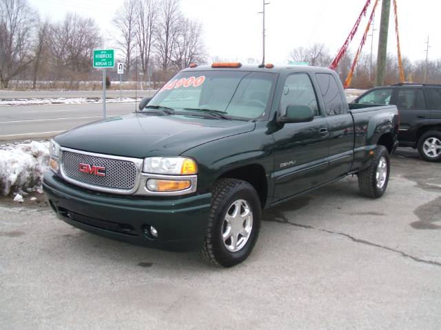 2003 GMC Sierra EX Sedan 4D