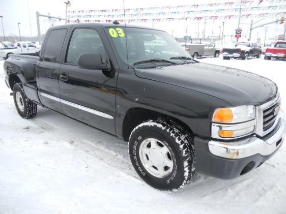 2003 GMC Sierra V8 R-design