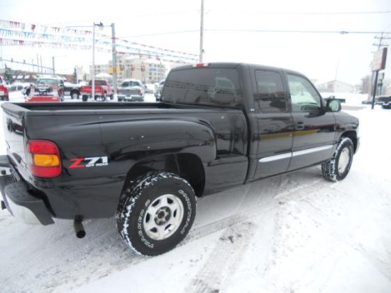 2003 GMC Sierra V8 R-design