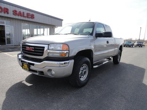 2004 GMC Sierra SLE Sierra 2WD