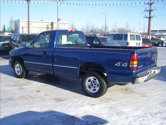 2004 GMC Sierra V8 R-design