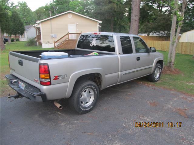 2004 GMC Sierra R/T Sport