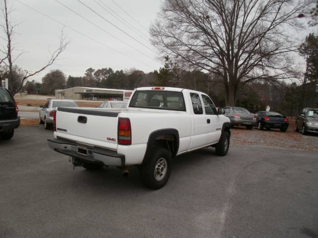 2005 GMC Sierra Unknown