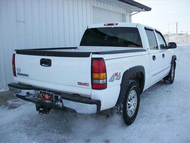 2005 GMC Sierra SLT