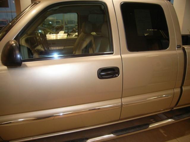 2005 GMC Sierra Unknown