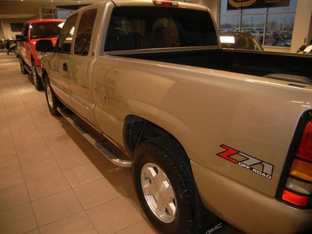 2005 GMC Sierra Unknown