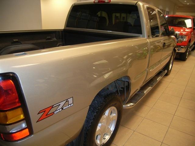 2005 GMC Sierra Unknown