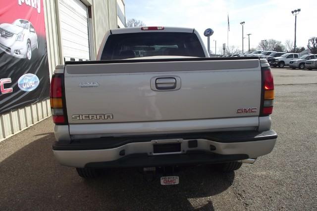 2005 GMC Sierra Unknown