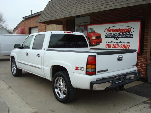 2005 GMC Sierra SRW LS