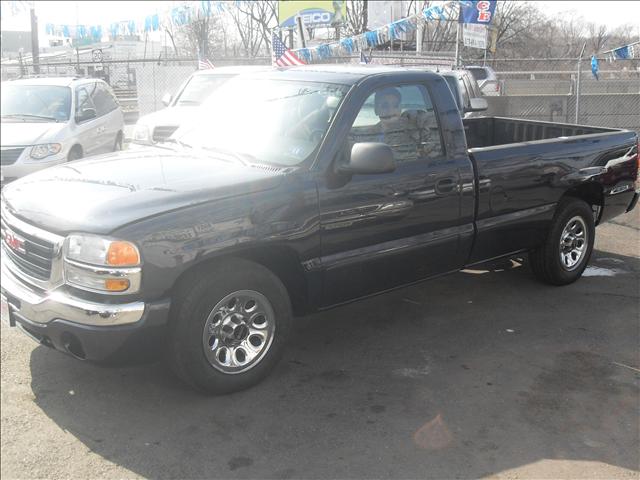 2005 GMC Sierra Unknown