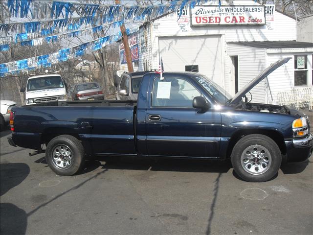 2005 GMC Sierra Unknown