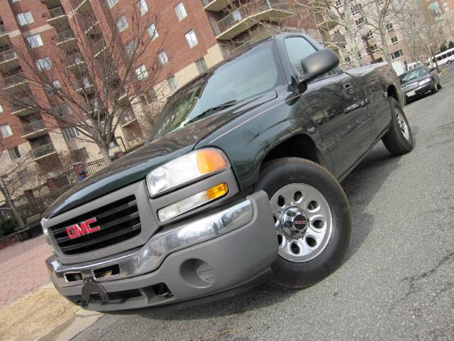 2005 GMC Sierra V8 R-design