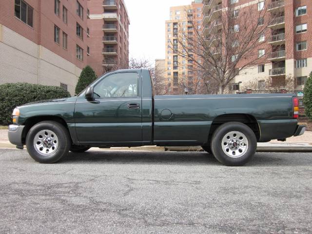 2005 GMC Sierra V8 R-design