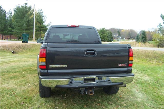 2005 GMC Sierra SLT