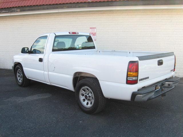 2005 GMC Sierra V8 R-design