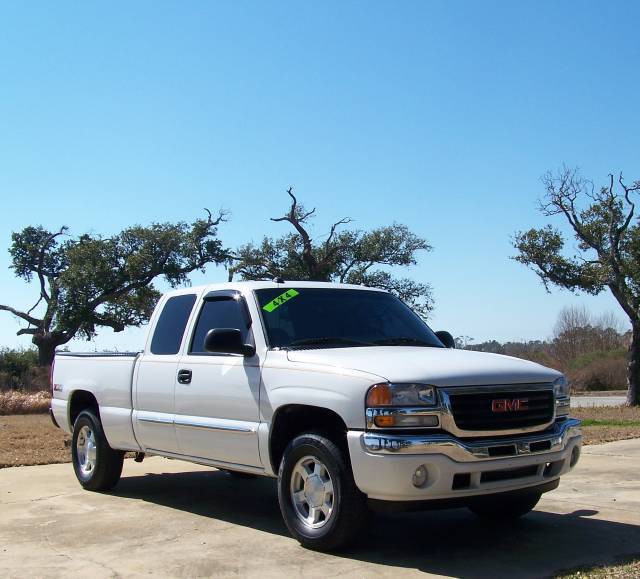 2005 GMC Sierra SLT