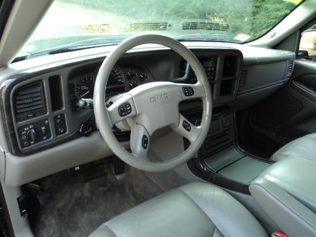 2005 GMC Sierra 4WD 4dr AT