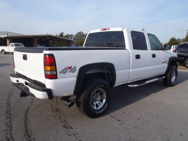 2005 GMC Sierra Unknown