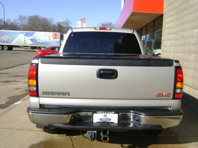 2005 GMC Sierra Unknown