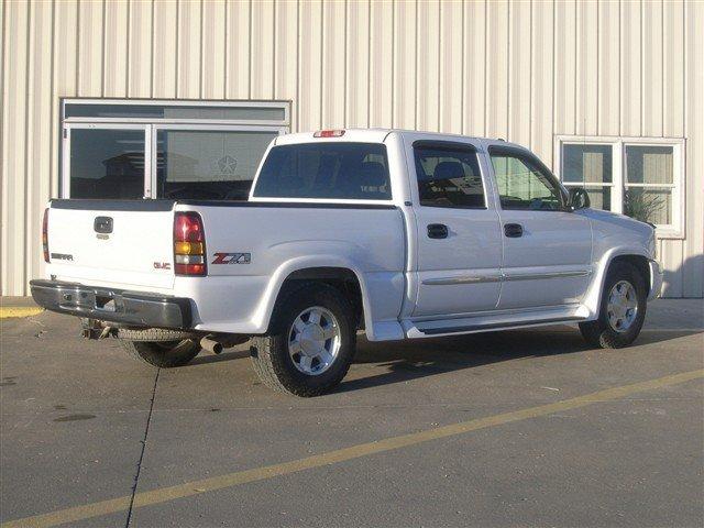 2005 GMC Sierra SLT