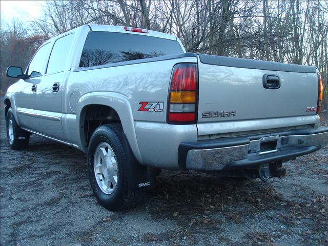 2005 GMC Sierra SLT