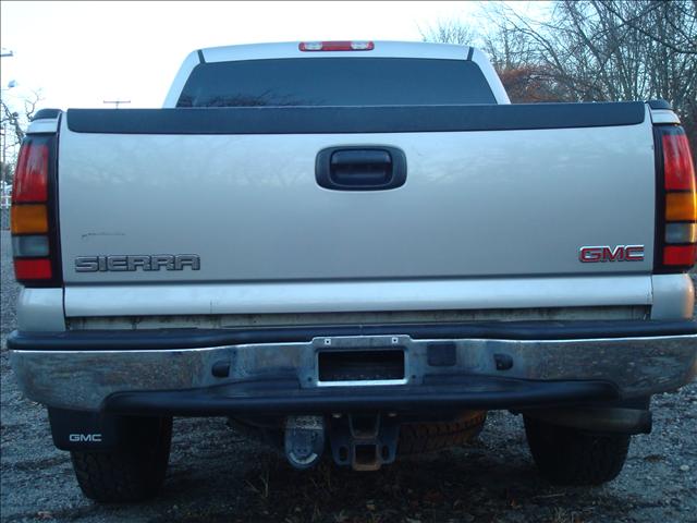 2005 GMC Sierra SLT