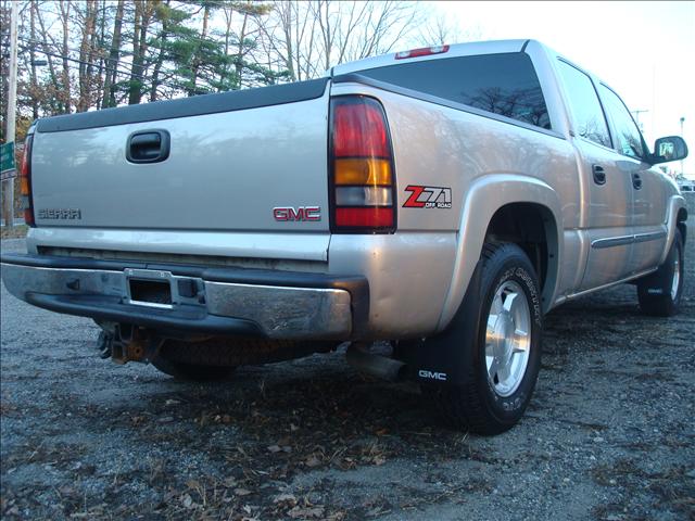 2005 GMC Sierra SLT