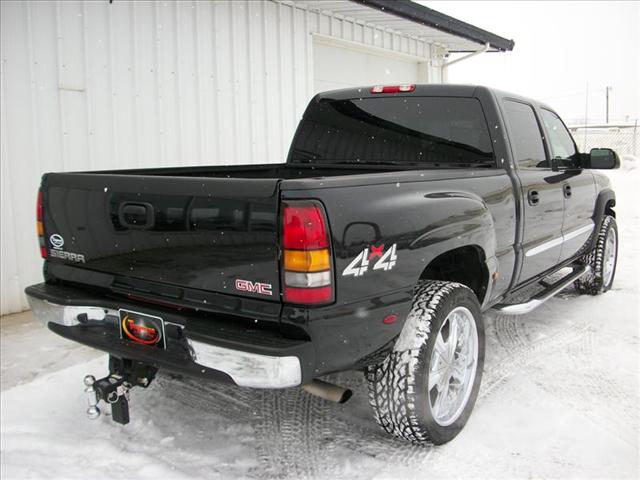 2005 GMC Sierra SLT