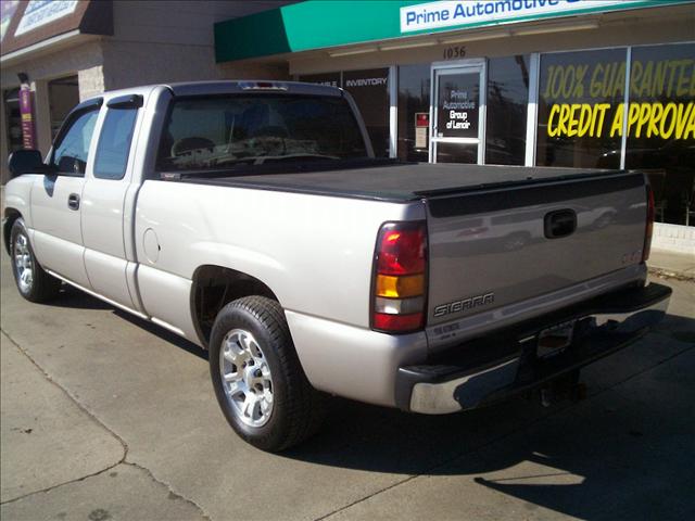 2005 GMC Sierra V8 R-design