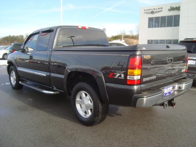 2005 GMC Sierra SLT