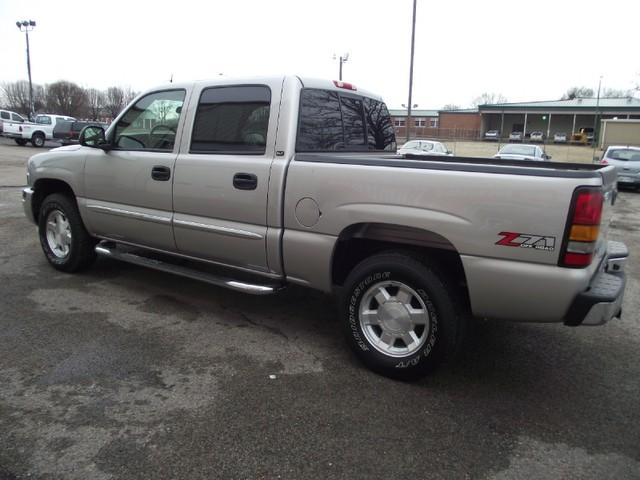 2005 GMC Sierra Unknown