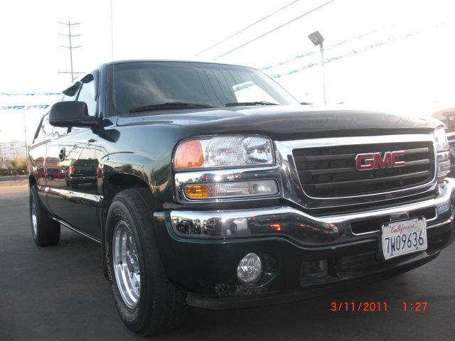 2005 GMC Sierra SLT