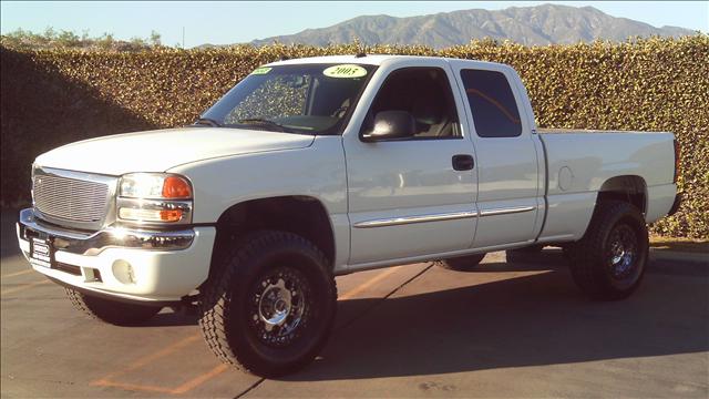 2005 GMC Sierra V8 R-design