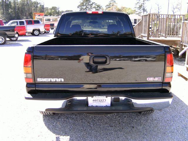 2005 GMC Sierra 4dr Sdn 2.5L Turbo AWD