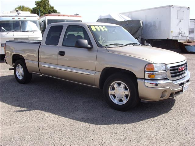 2005 GMC Sierra V8 R-design