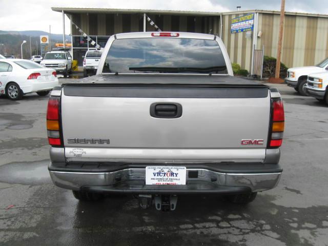 2006 GMC Sierra Unknown