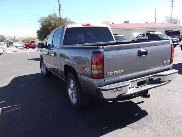 2006 GMC Sierra 4WD 4dr AT