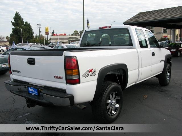 2006 GMC Sierra V8 R-design