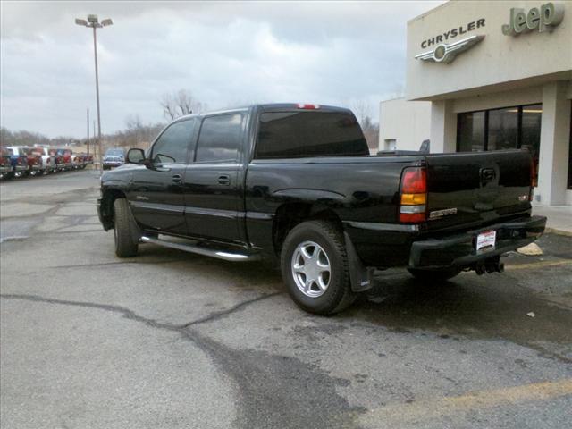 2006 GMC Sierra EX Sedan 4D