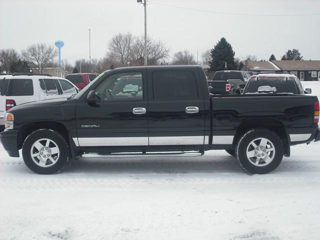 2006 GMC Sierra EX Sedan 4D