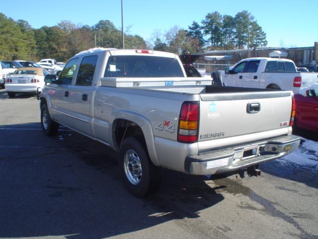 2006 GMC Sierra Luxury / Premier