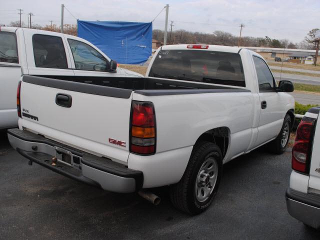 2006 GMC Sierra Unknown