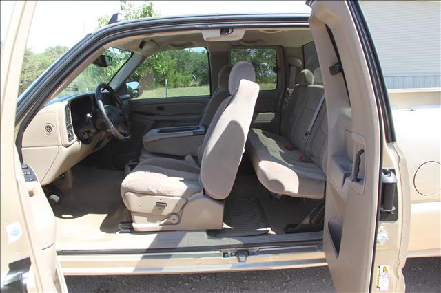 2006 GMC Sierra 2dr Roadster 5.0L Silver Arrow