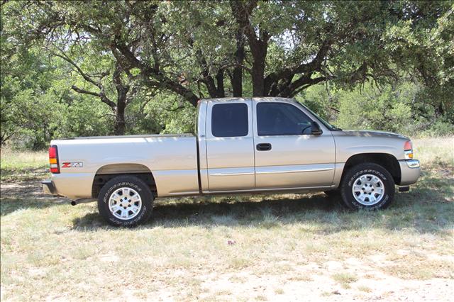 2006 GMC Sierra 2dr Roadster 5.0L Silver Arrow