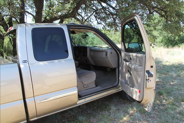 2006 GMC Sierra 2dr Roadster 5.0L Silver Arrow