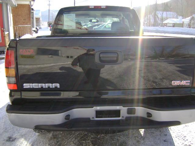 2006 GMC Sierra Unknown